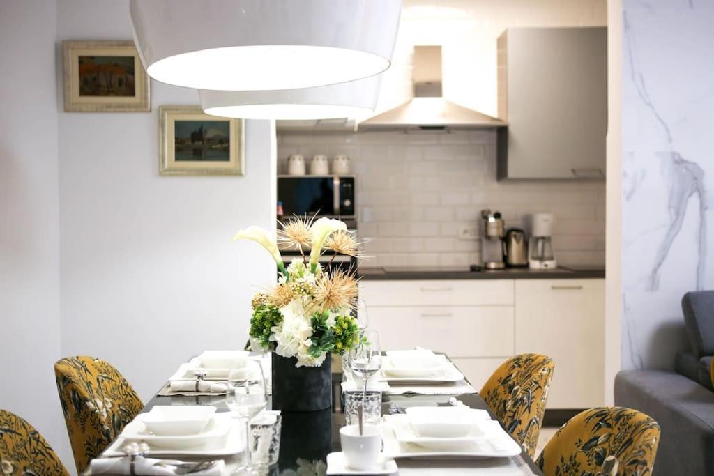 New & Luxury Apartment Tony Split Buitenkant foto